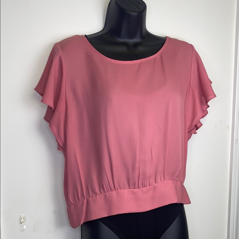 I.N. San Francisco Pink Flutter Sleeve Crop Top